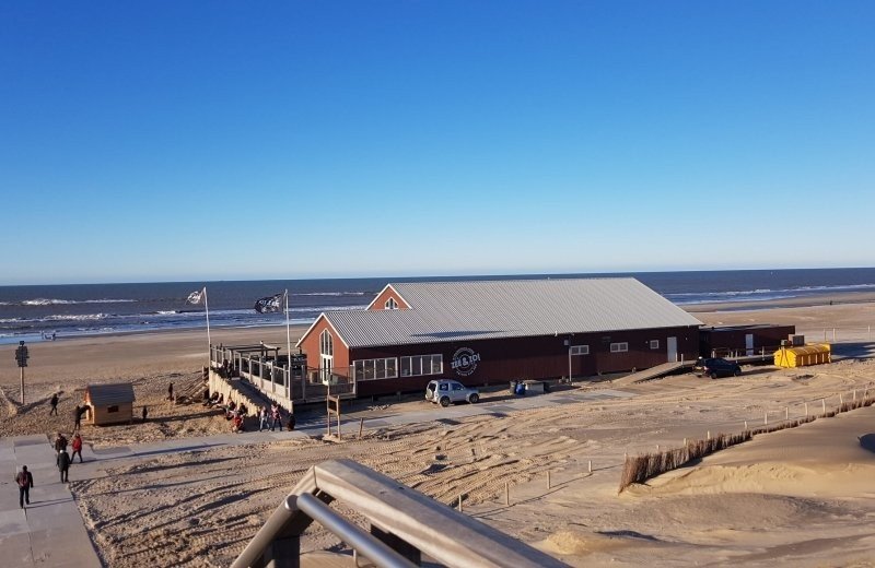 Camping hazenoord strandpaviljoen in petten op loopafstand